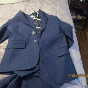 Jewels   and Gents kids sz 7 navy blue suit vest included & tie